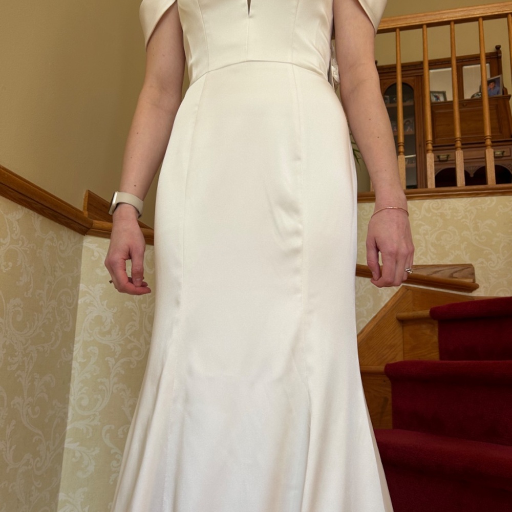 Jenny Yoo Wedding Gown NWT- Ivory Satin Size 6 - Picture 10 of 16